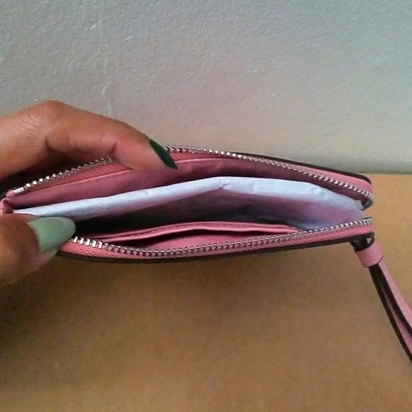 Coach Wristlet Floral - Picture 2 of 4